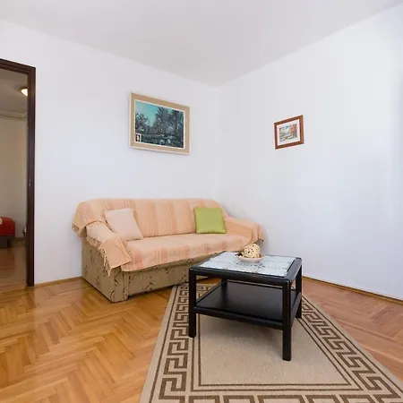 Apartman Apartments With Parking Space Novi Vinodolski - 11702