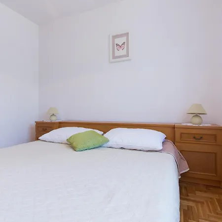 Apartman Apartments With Parking Space Novi Vinodolski - 11702 Novi Vinodolski