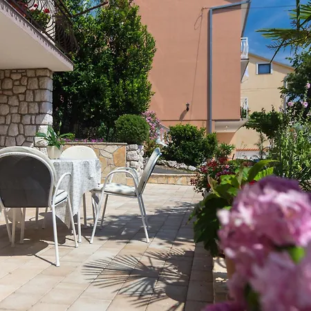 With Parking Space - 11702 Novi Vinodolski