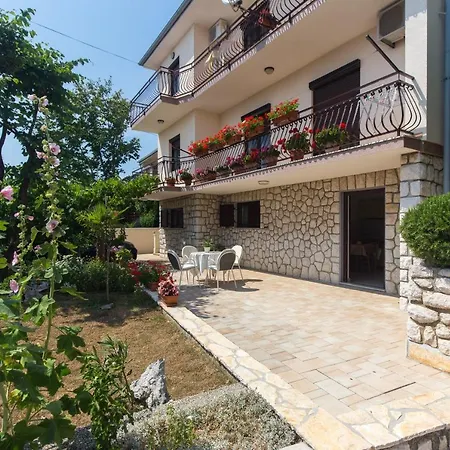 Apartments With A Parking Space Novi Vinodolski - 11702 Apartment Novi Vinodolski
