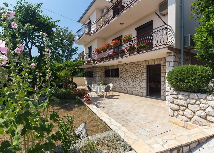 With Parking Space - 11702 Apartment Novi Vinodolski