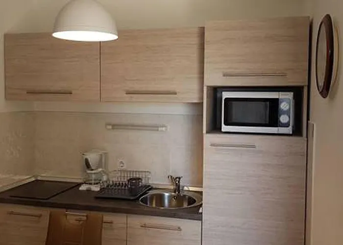 Apartment With Parking Space - 11702